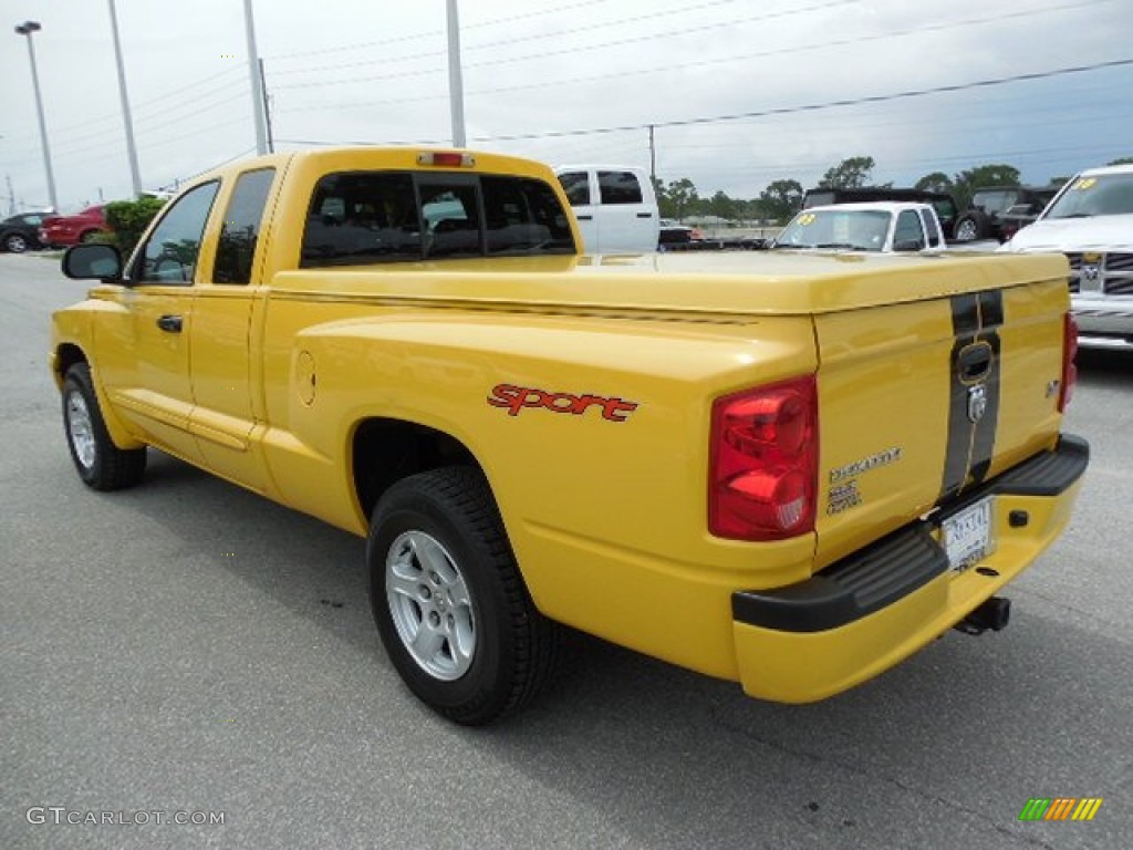 2006 Dakota SLT Sport Club Cab - Solar Yellow / Medium Slate Gray photo #3