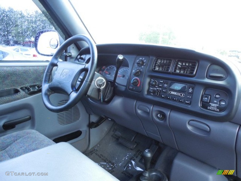 1998 Dodge Ram 1500 Laramie SLT Regular Cab 4x4 Gray Dashboard Photo #82636361