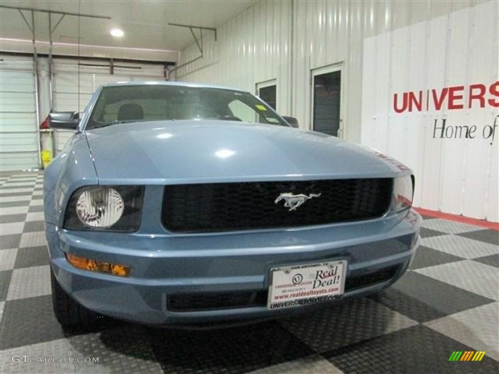 2007 Mustang V6 Deluxe Coupe - Windveil Blue Metallic / Dark Charcoal photo #2