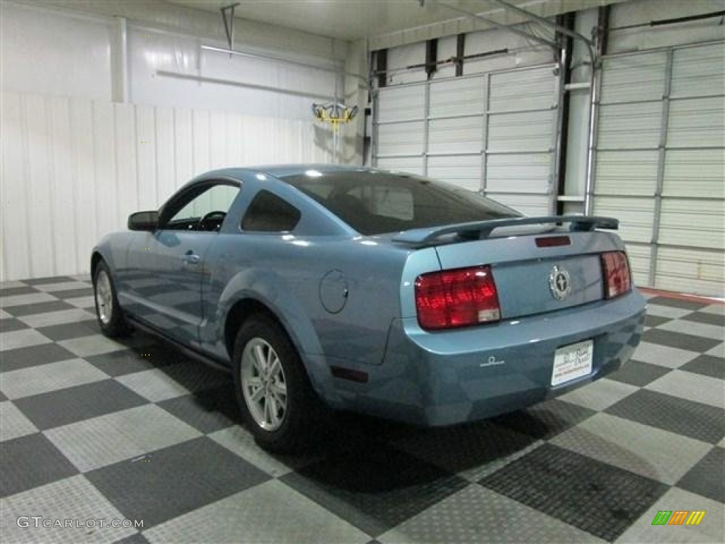 2007 Mustang V6 Deluxe Coupe - Windveil Blue Metallic / Dark Charcoal photo #5