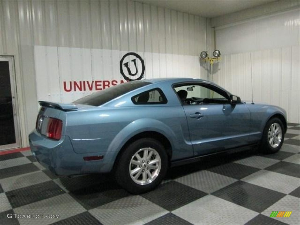 2007 Mustang V6 Deluxe Coupe - Windveil Blue Metallic / Dark Charcoal photo #7