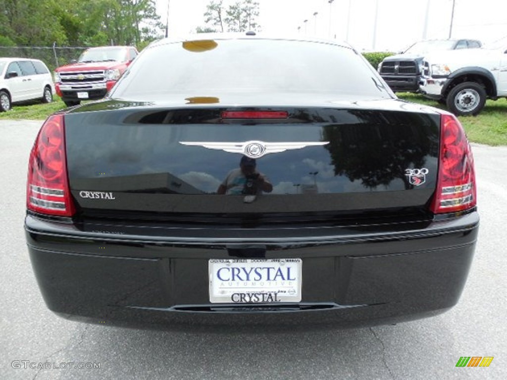 2010 300 300S V6 - Black / Dark Slate Gray photo #7