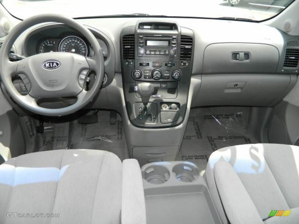 2006 Sedona LX - Silver / Gray photo #10