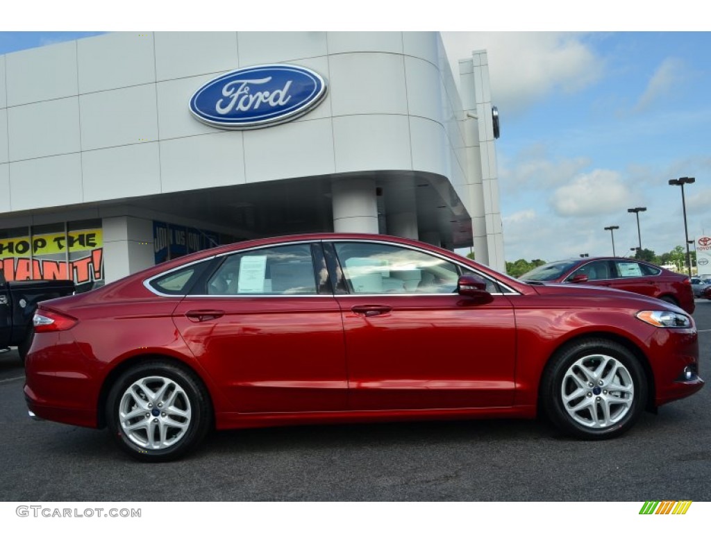 2013 Fusion SE 1.6 EcoBoost - Ruby Red Metallic / Dune photo #2