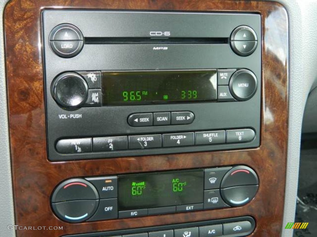 2005 Ford Five Hundred SEL Audio System Photo #82640977