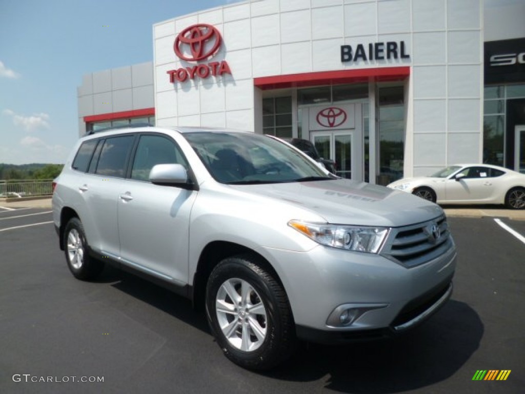 Classic Silver Metallic Toyota Highlander