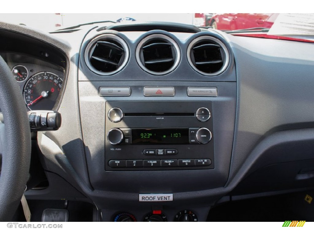 2012 Ford Transit Connect XLT Van Controls Photos