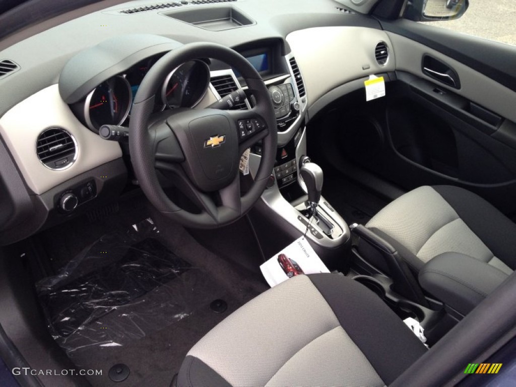 2013 Cruze LS - Atlantis Blue Metallic / Jet Black/Medium Titanium photo #3