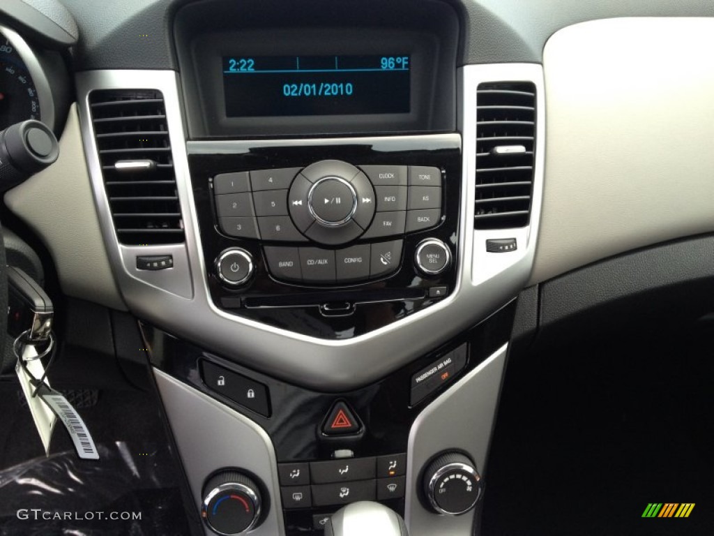 2013 Cruze LS - Atlantis Blue Metallic / Jet Black/Medium Titanium photo #4