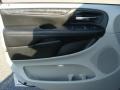 Bright Silver Metallic - Grand Caravan SE Photo No. 8