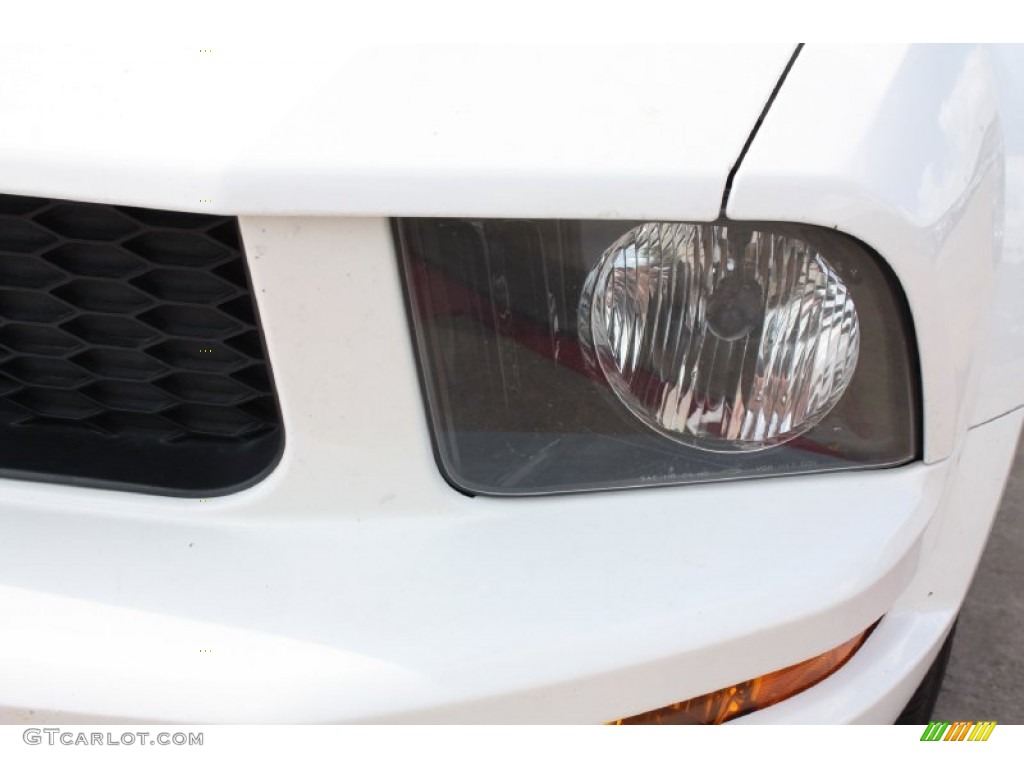 2005 Mustang V6 Premium Convertible - Performance White / Medium Parchment photo #19