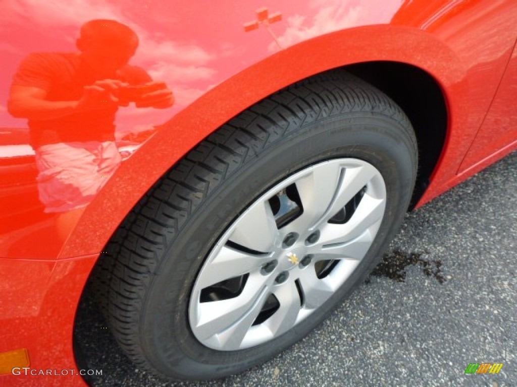 2014 Chevrolet Cruze LS Wheel Photo #82647670