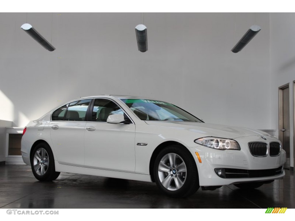 2013 5 Series 528i Sedan - Alpine White / Oyster/Black photo #1