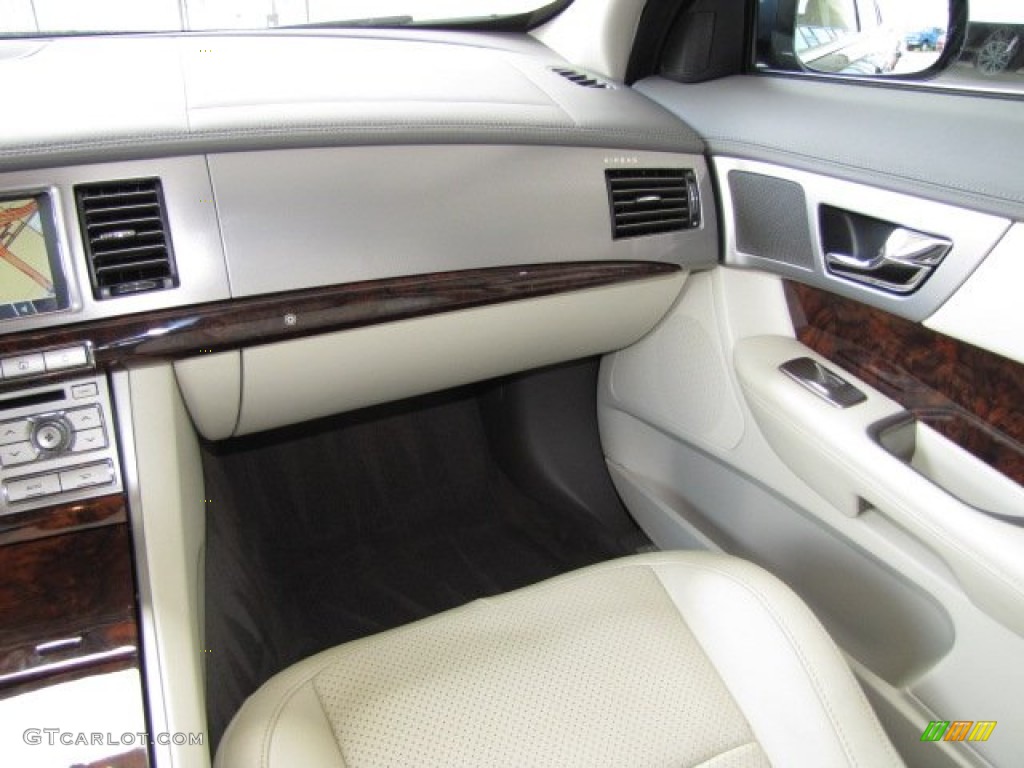 2010 Jaguar XF Premium Sport Sedan Dashboard Photos