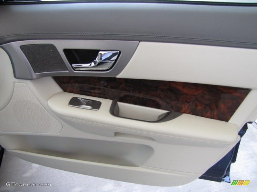 2010 Jaguar XF Premium Sport Sedan Door Panel Photos