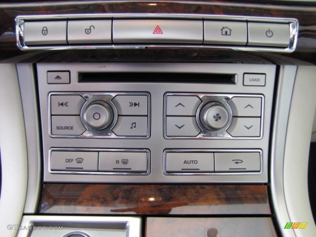 2010 Jaguar XF Premium Sport Sedan Controls Photos