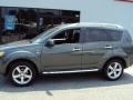 2009 Manitoba Green Metallic Mitsubishi Outlander XLS 4WD  photo #2