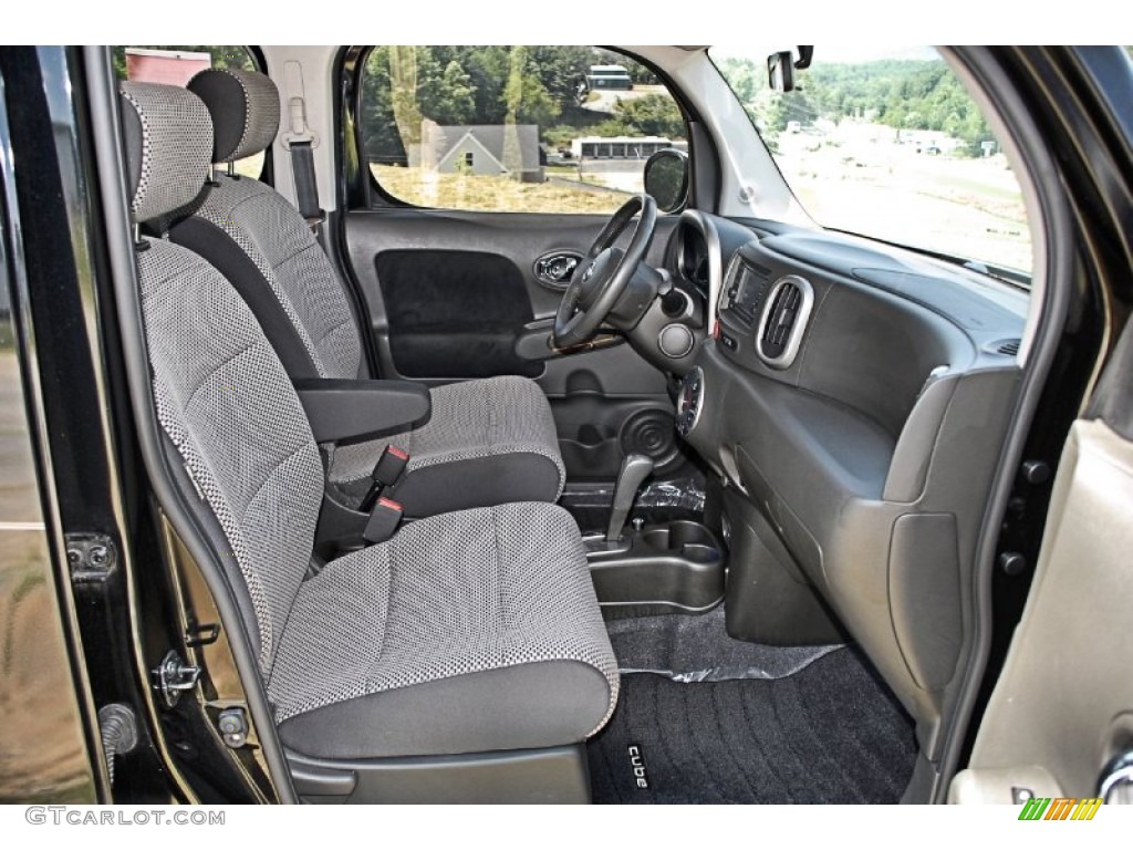Black Interior 2011 Nissan Cube Krom Edition Photo #82654590