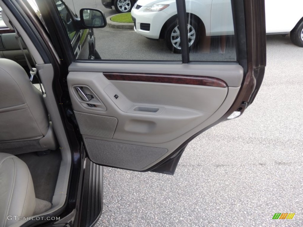 2004 Grand Cherokee Limited - Deep Lava Red Metallic / Sandstone photo #13