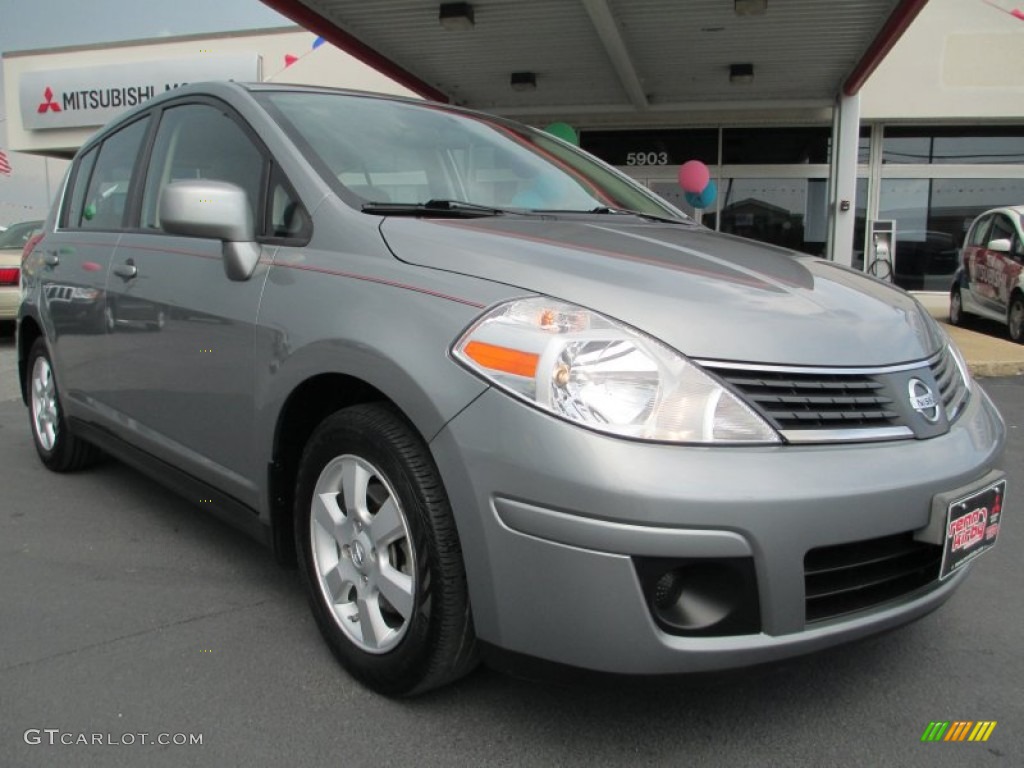 Magnetic Grey Metallic Nissan Versa