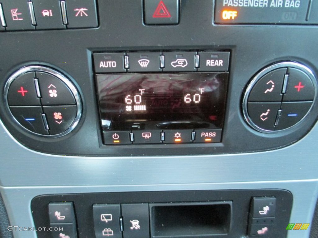 2009 GMC Acadia SLE AWD Controls Photos