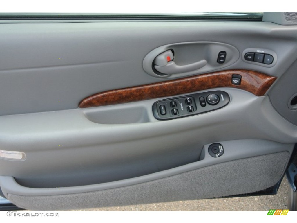 2002 Buick LeSabre Limited Medium Gray Door Panel Photo #82659178