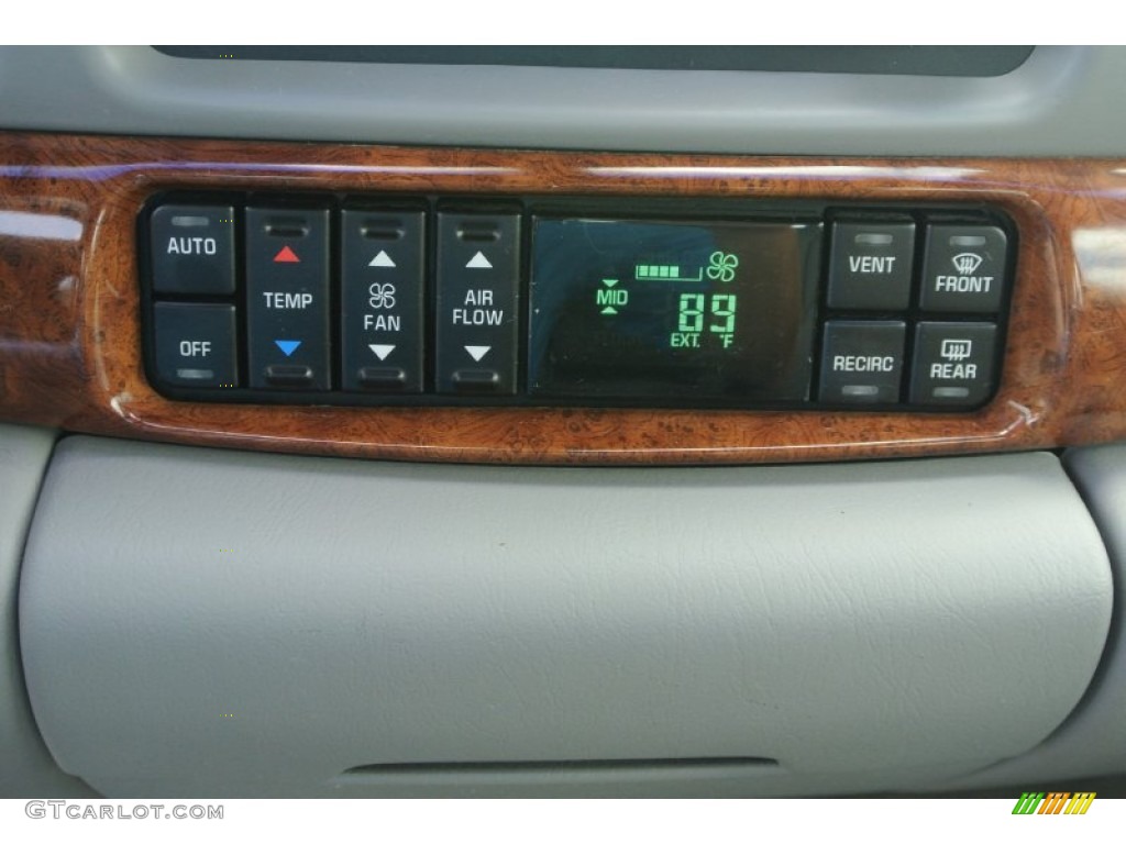 2002 Buick LeSabre Limited Controls Photo #82659259