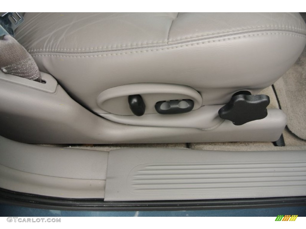 2002 Buick LeSabre Limited Front Seat Photo #82659406