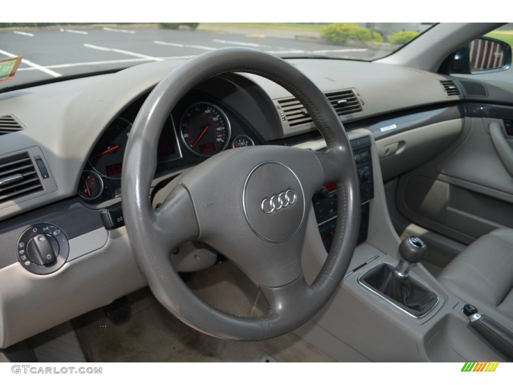 2004 Audi A4 1.8T quattro Sedan Grey Steering Wheel Photo #82661437
