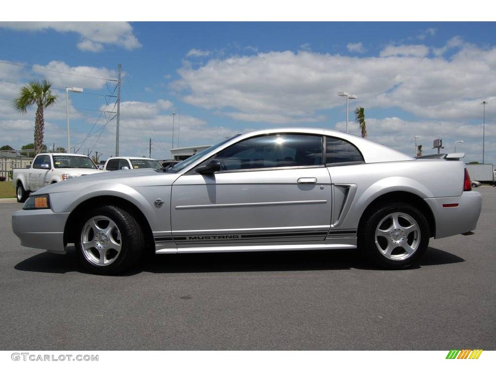 2004 Mustang V6 Coupe - Silver Metallic / Medium Graphite photo #3