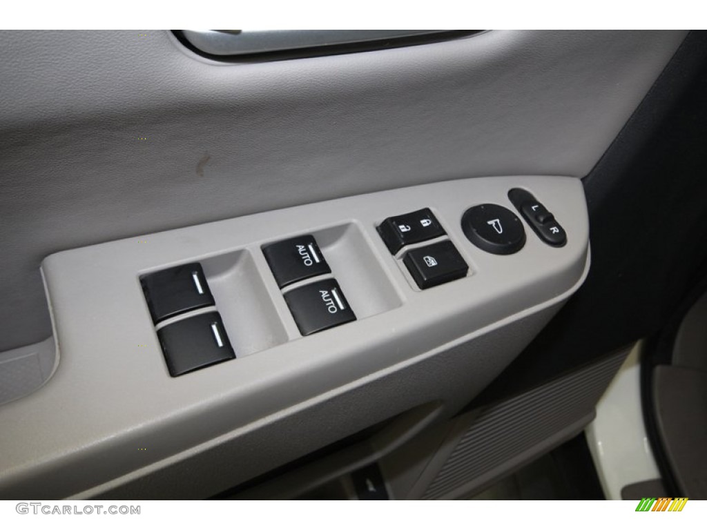 2010 Honda Pilot EX-L Controls Photos