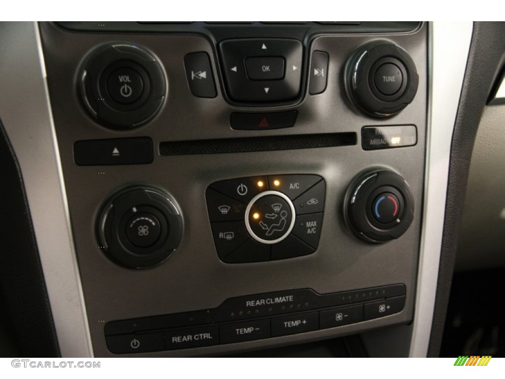 2011 Ford Explorer 4WD Controls Photos