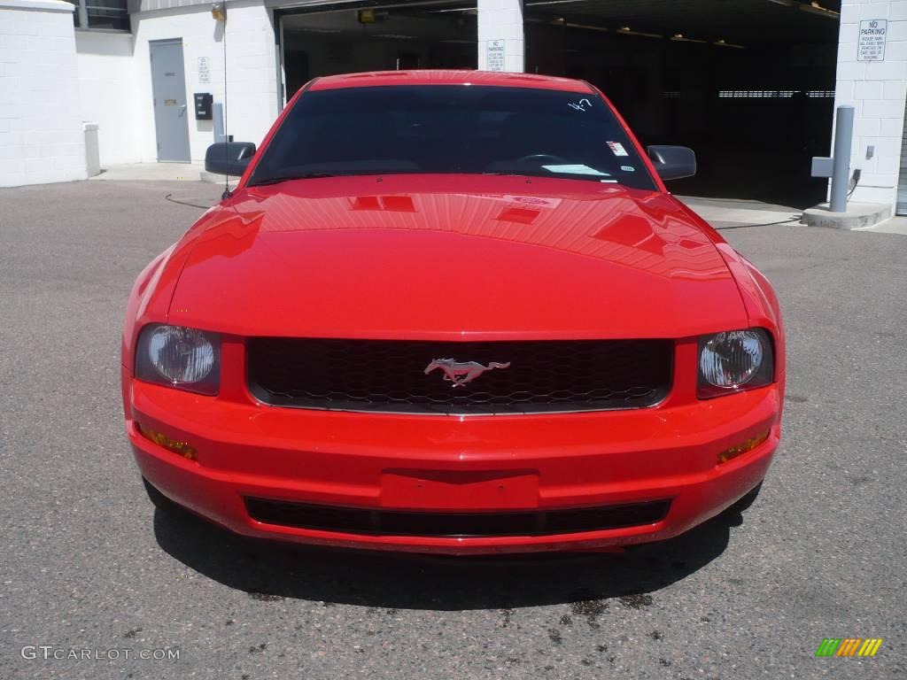 2005 Mustang V6 Premium Coupe - Torch Red / Dark Charcoal photo #2