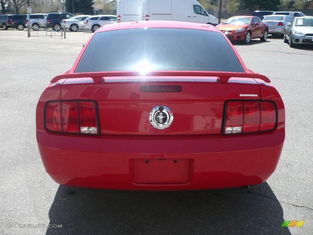 2005 Mustang V6 Premium Coupe - Torch Red / Dark Charcoal photo #4