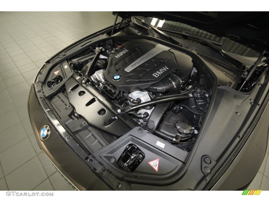 2012 5 Series 550i Sedan - Dark Graphite Metallic II / Oyster/Black photo #45