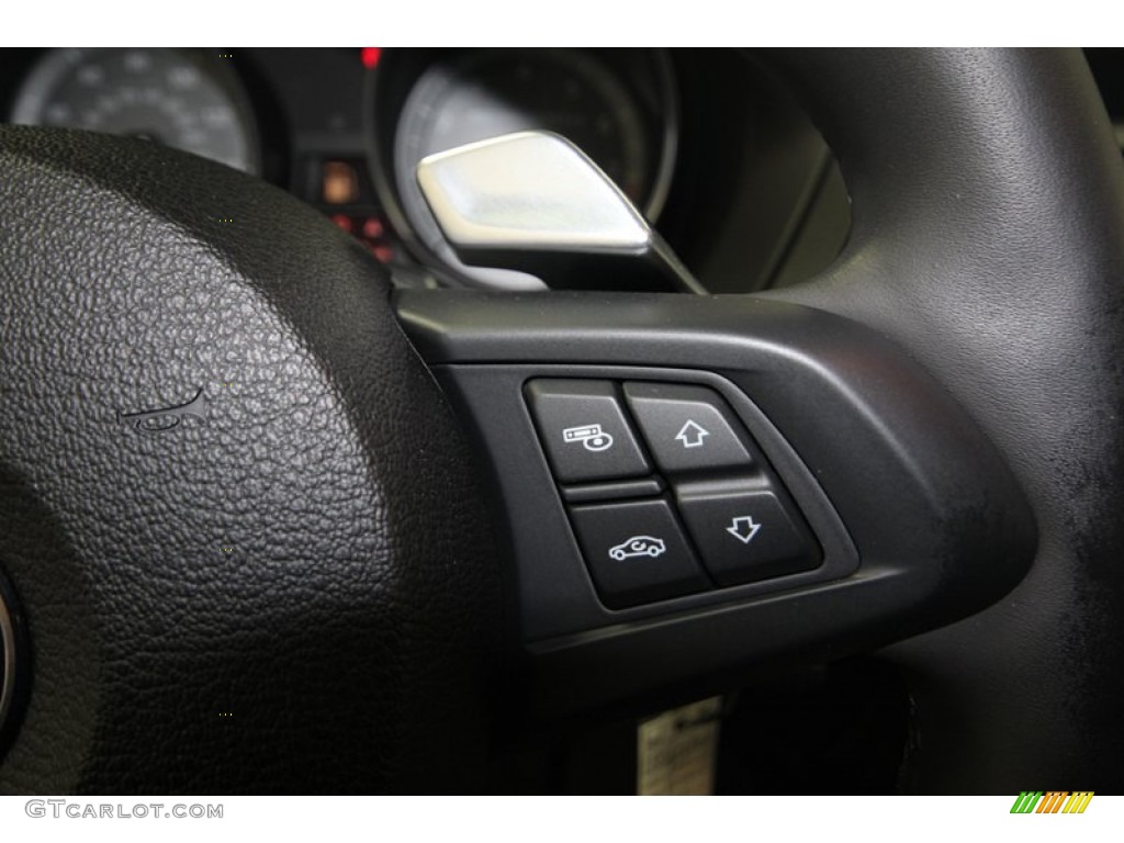 2011 BMW Z4 sDrive35is Roadster Controls Photo #82669726