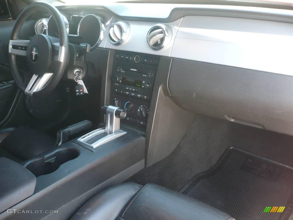 2005 Mustang V6 Premium Coupe - Torch Red / Dark Charcoal photo #10