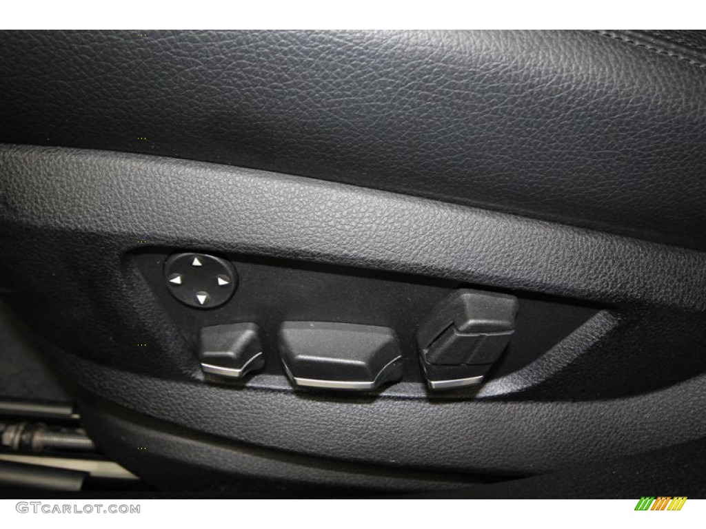 2011 5 Series 550i Sedan - Black Sapphire Metallic / Black photo #18
