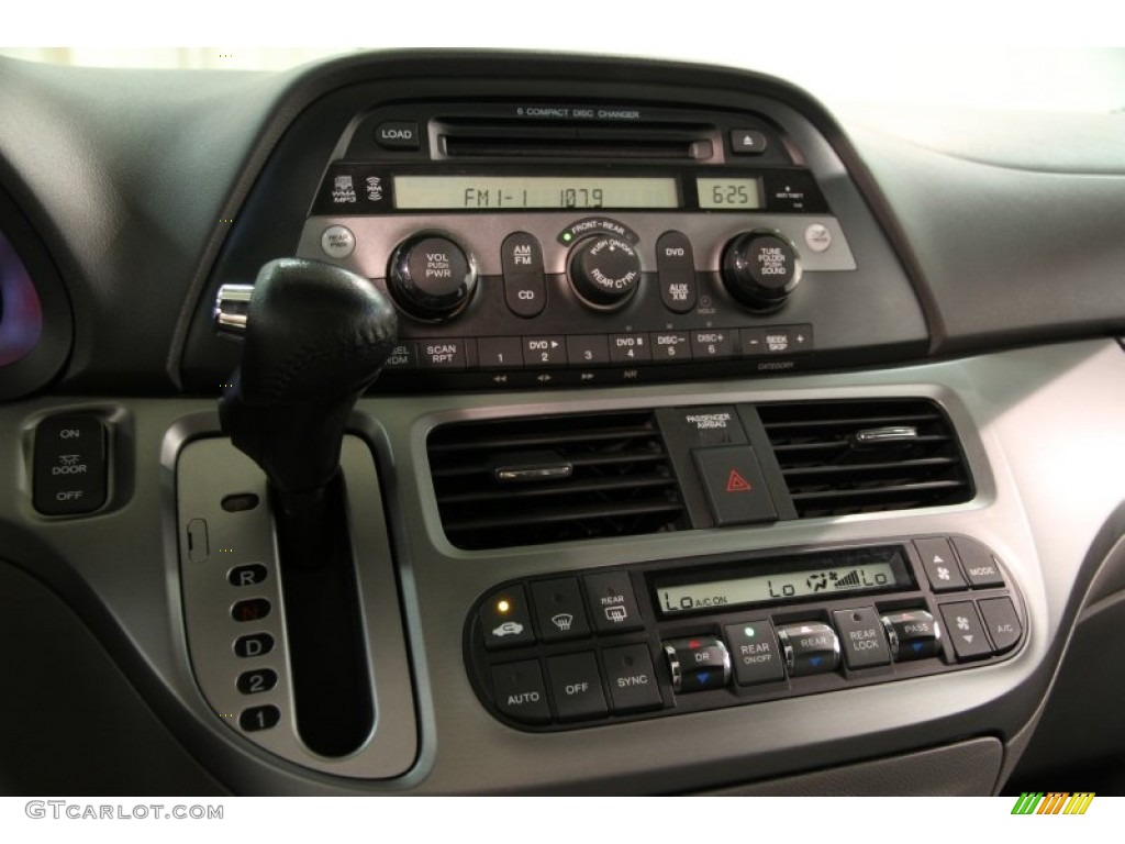 2009 Honda Odyssey EX-L Controls Photo #82674346
