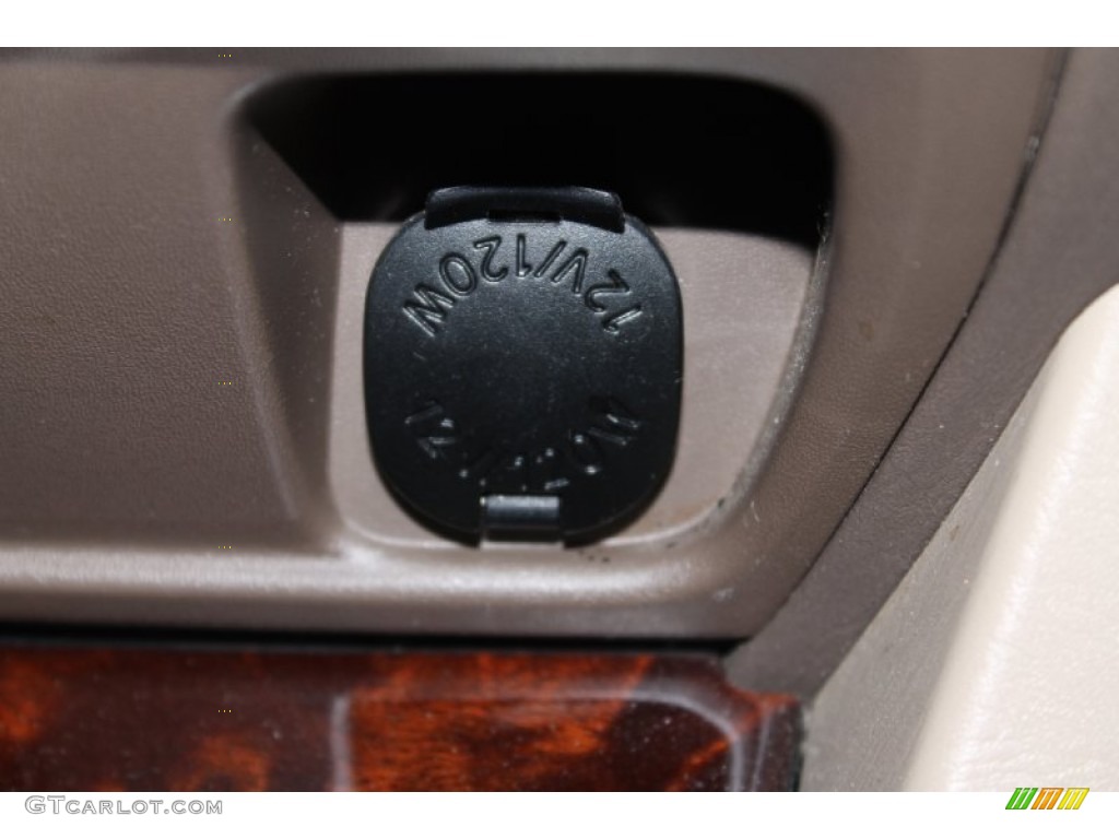 2002 Land Cruiser  - Natural White / Ivory photo #24
