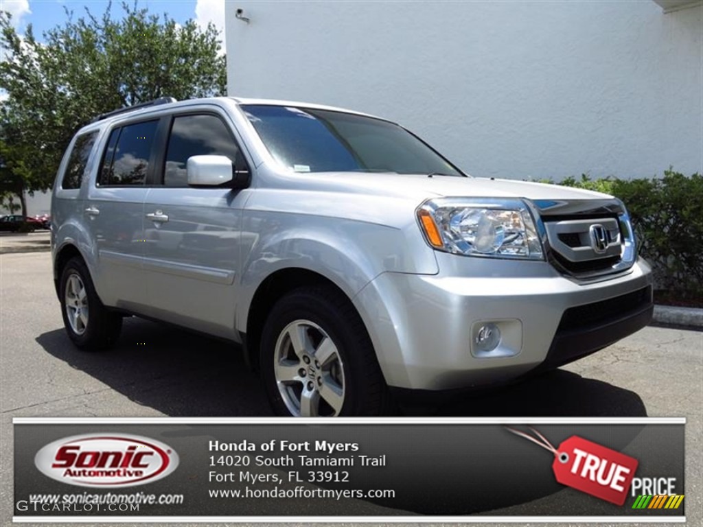 Alabaster Silver Metallic Honda Pilot