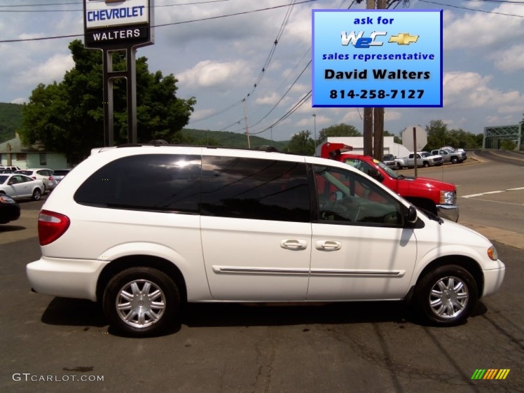 2006 Town & Country Touring - Stone White / Dark Khaki/Light Graystone photo #1