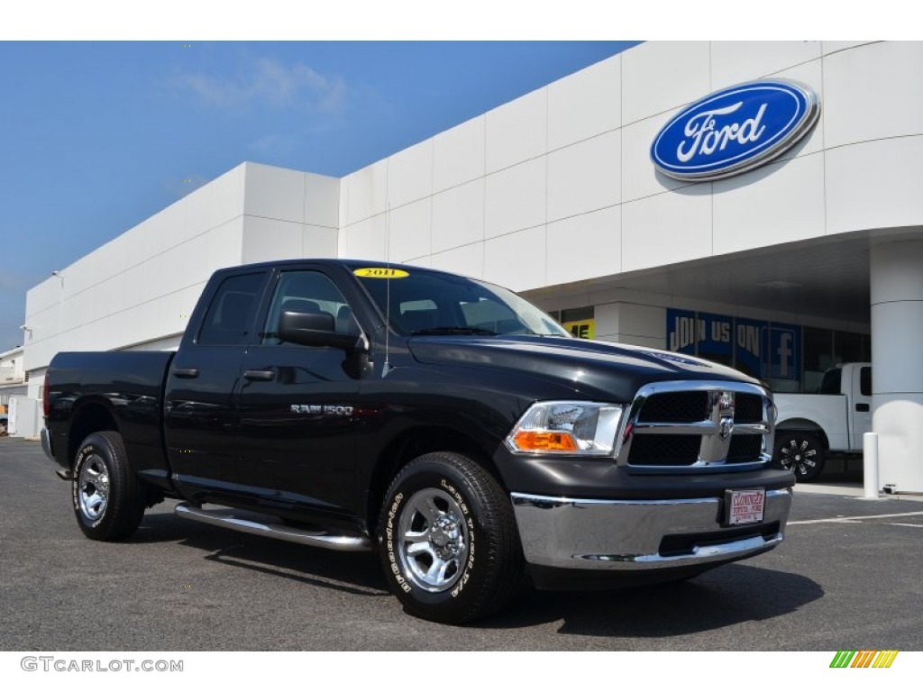 Brilliant Black Crystal Pearl Dodge Ram 1500