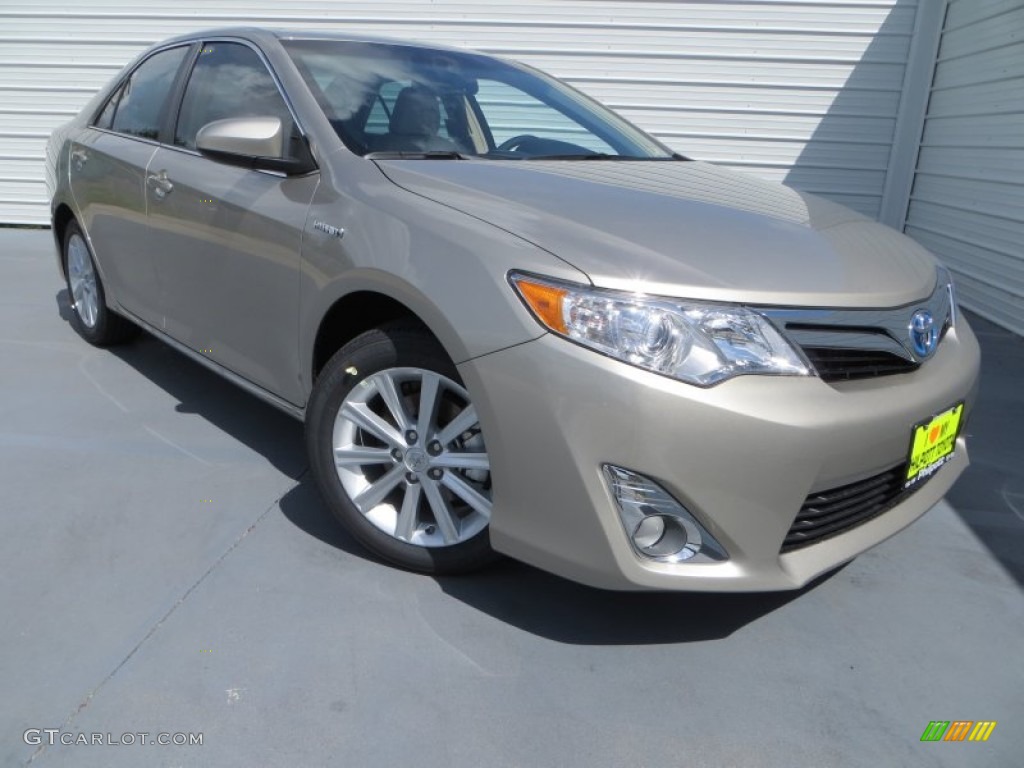 2013 Camry Hybrid XLE - Champagne Mica / Ivory photo #2