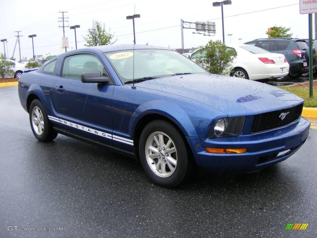 2007 Mustang V6 Deluxe Coupe - Vista Blue Metallic / Light Graphite photo #2