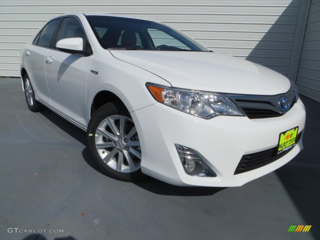 2013 Camry Hybrid XLE - Super White / Light Gray photo #1