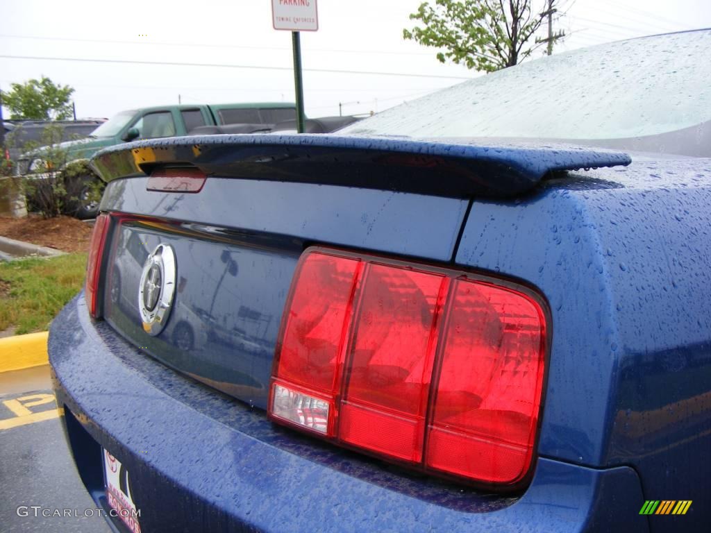 2007 Mustang V6 Deluxe Coupe - Vista Blue Metallic / Light Graphite photo #12