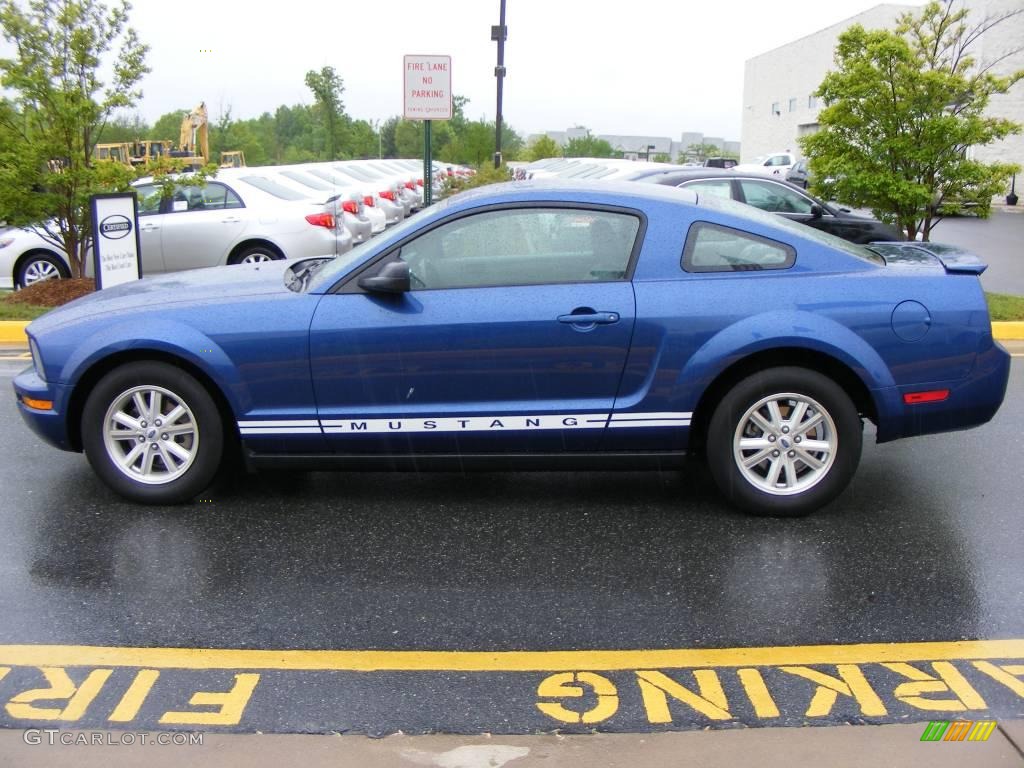2007 Mustang V6 Deluxe Coupe - Vista Blue Metallic / Light Graphite photo #14