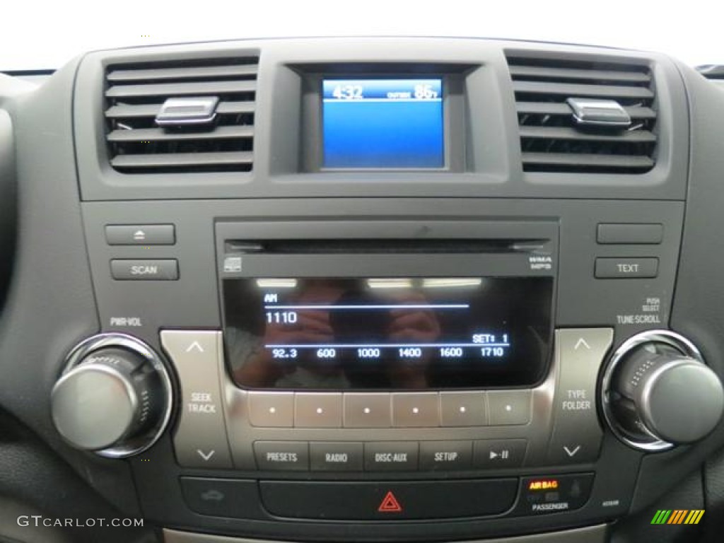 2011 Toyota Highlander SE 4WD Controls Photo #82694245