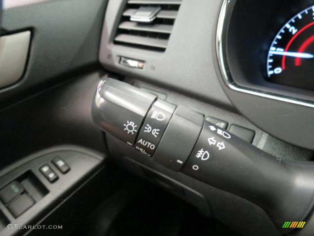 2011 Toyota Highlander SE 4WD Controls Photo #82694381